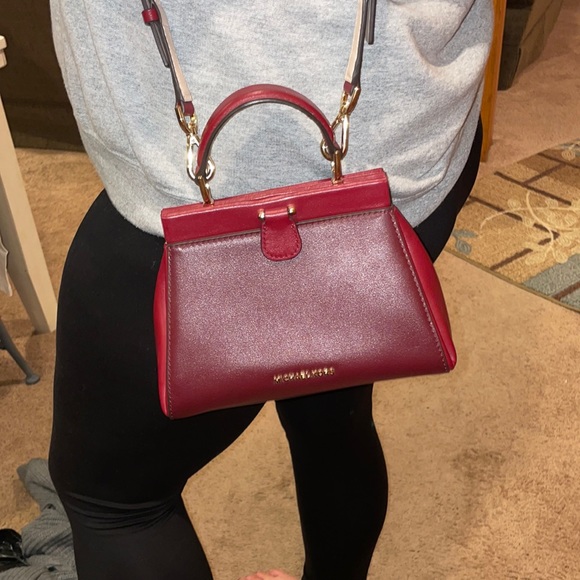 michael kors purse - Picture 1 of 4